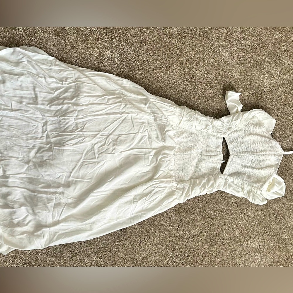 Fortune one dress. Size 8. White midi dress. Halter detail
